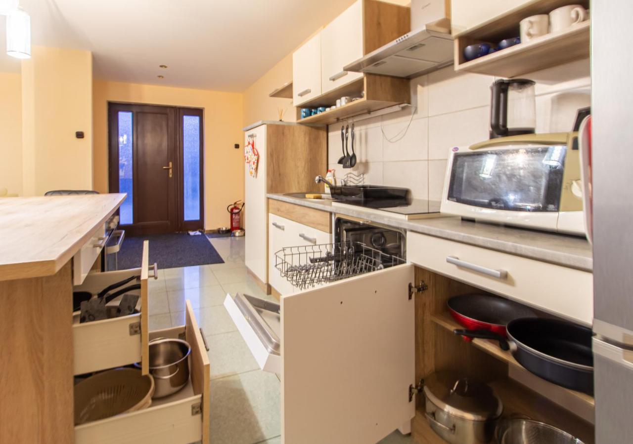 Deli Terasz B Apartman Free Parking, Self-Check-In Anytime Дьёр Экстерьер фото